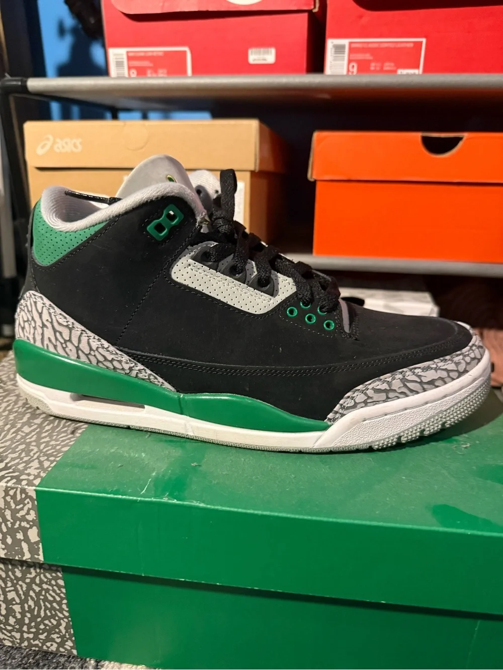 Jordan Men’s Black and Green Retro Elephant-Print Sneakers